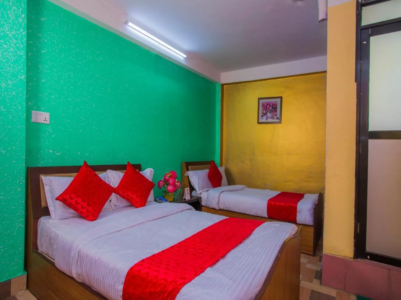 Oyo 296 Subine Guest Inn Kathmandu Hotel