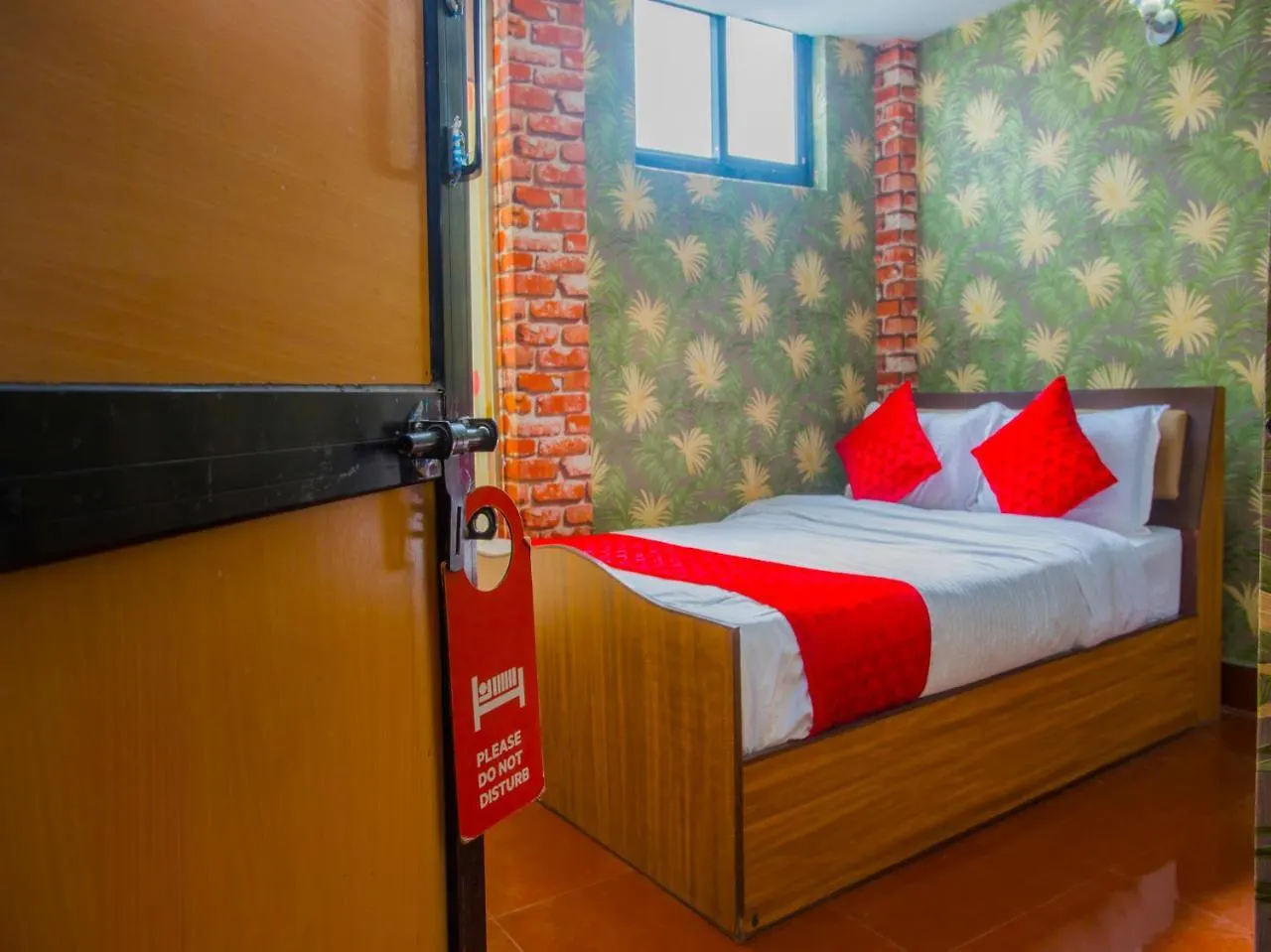 Oyo 296 Subine Guest Inn Kathmandu Hotel